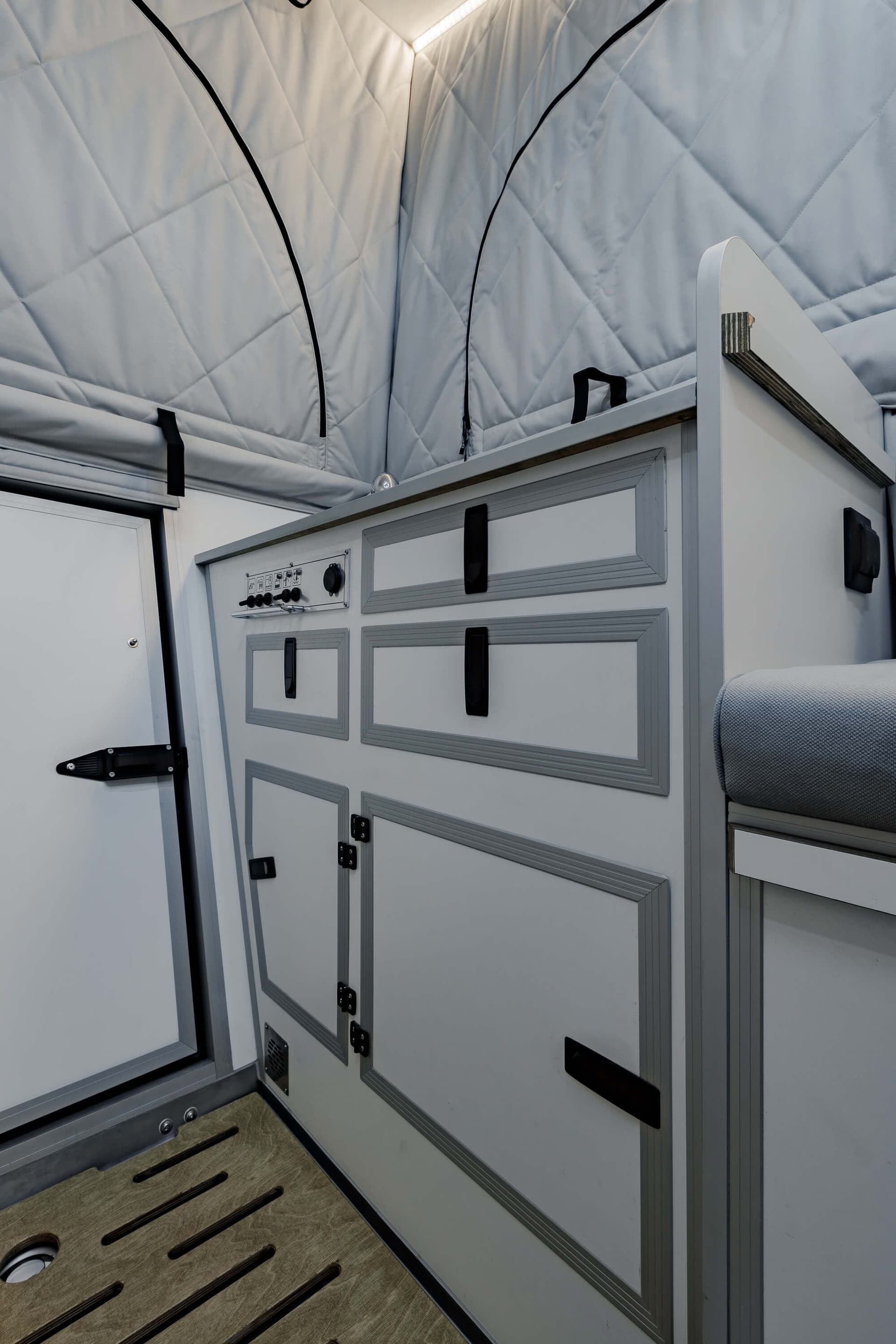 Mobilier HPL léger